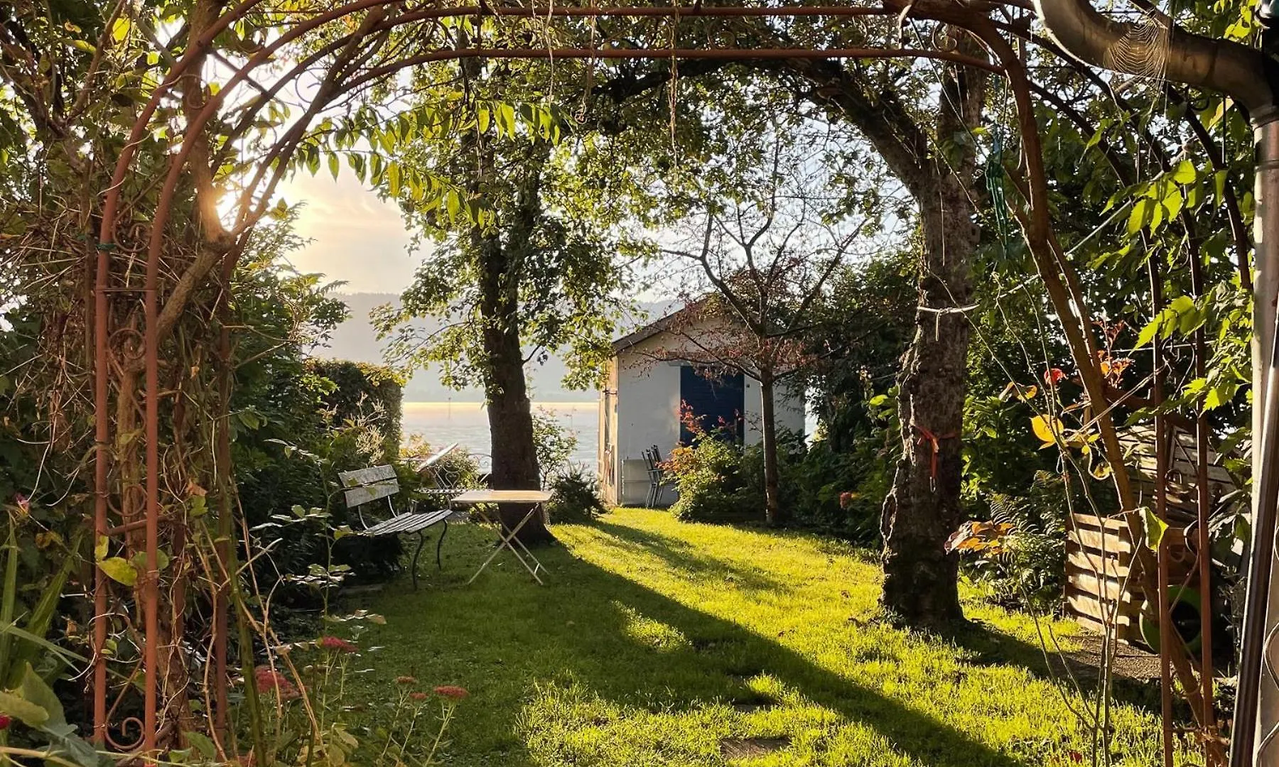 Idylle Am See - Idyllisch Auf Der Insel Mit Balkon Und Seesicht Und Direkter Seelage 린다우 0*,